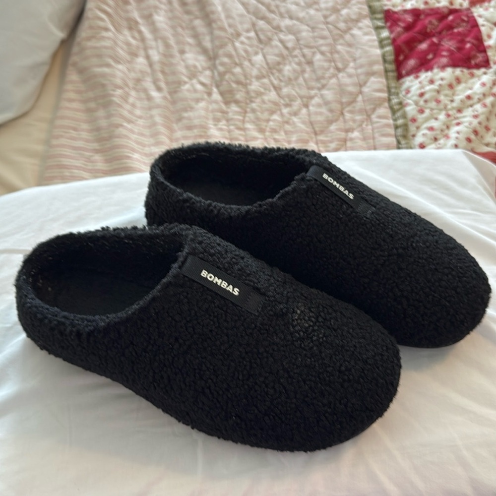 Men’s Bomba Slippers Sz 11